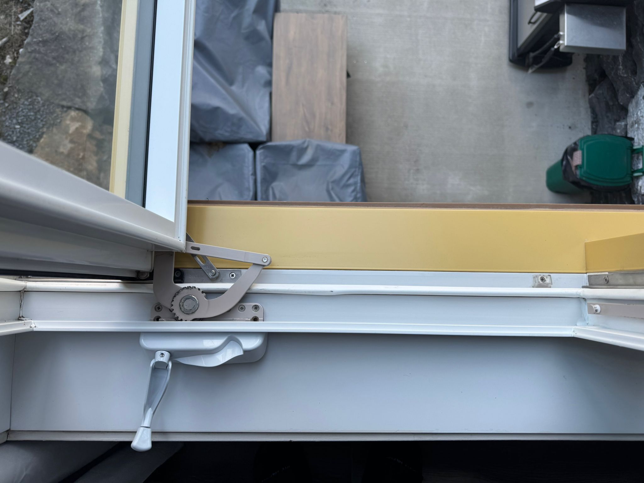 Cadres, rails & moustiquaires