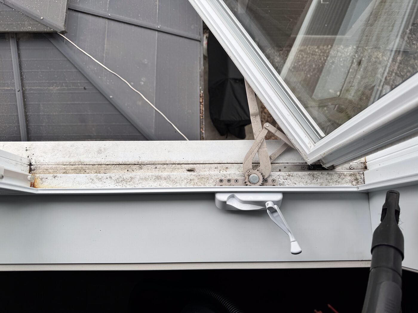 Commercial window cleaning